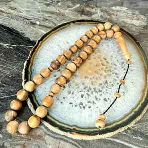 Tasbih Mala Espiritual de Madera con Cuentas Lisas y Pulimentadas, Regalo Moderno para la Devoción Diaria, Adoración y Zikr - Product Image 2