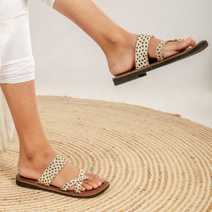 Giày Đi Chân Ngoài Trời Xăng Đan Da Bò Thật Thường Ngày Dép Xỏ Ngón Đế Bằng Da Mới Giày Dép Cho Nữ - Product Image 2