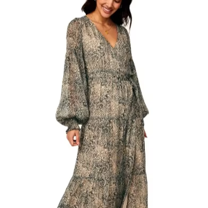 Nouvelle Robe Longue Décontractée d'Été à Col en V Imprimée Florale pour Femme, Taille Haute, Vêtements de Mode Féminine, Vente en Gros - Product Image 1