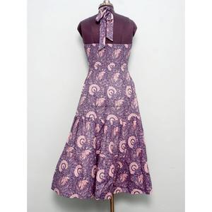 เดรสทรงเอพิมพ์ลายดอกไม้สไตล์โบฮีเมียนทันสมัยสวยงาม คอทรงโอ ความยาวระดับเข่า ผ้าฝ้าย พิมพ์ลายบล็อก สำหรับงานปาร์ตี้ฤดูร้อน ฤดูใบไม้ผลิ ฤดูร้อน - Product Image 5