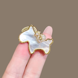 Broche Émail Premium Artistique Exquise Nouveauté 2026, Motif Sac d'Argent Mignon, Cheval Porte-Bonheur et Richesse, Style Dessin Animé Simple, pour Sacs - Product Image 4