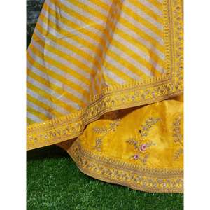 Magnifique Lehenga Choli semi-cousu brodé de couleur jaune par Zeel Clothing - Product Image 2
