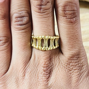 Bague gothique tendance en forme d'os, bagues gothiques en laiton pour femmes, plaqué or 18 carats, bijoux punk squelette, vente en gros/OEM/ODM - Product Image 4
