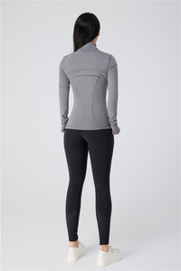 Ensemble de survêtement pour femme à manches longues avec fermeture éclair, col roulé, couleur unie, respirant, style sportif avec poches latérales, idéal pour le printemps - Product Image 4