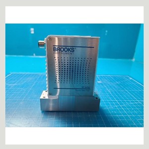 Contrôleur de débit massique Brooks GF125CXXC GF125C-906863 Ar 10000SCCM, d'occasion, comme il est, pièces d'équipement semi-conducteur d'époque - Product Image 4