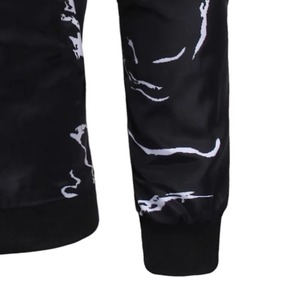 Blouson bomber homme imprimé abstrait noir et blanc, streetwear personnalisé, léger, fermeture éclair, veste tendance OEM ODM - Product Image 4