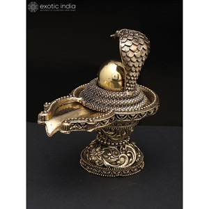 Shivalinga de latón pequeño hecho a mano de 4 pulgadas con escultura Superfina Naag para regalos y templos hechos en la India - Product Image 4