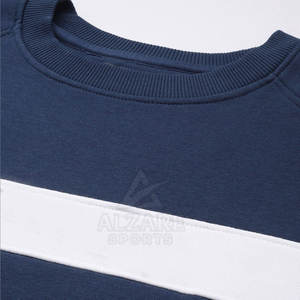 Sweat-shirt oversize en tissu premium, basique et ample, avec une texture chaude et un port confortable. - Product Image 5