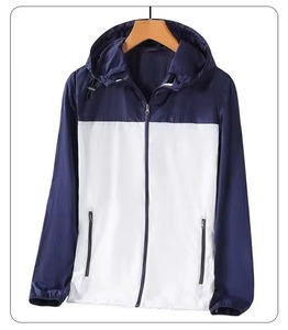 Chaqueta Cortavientos Ligera Casual para Hombre 2026 OEM al por Mayor, Plegable, de Lona Estándar con Cuello Alto y Teñido Liso Frontal para Otoño - Product Image 5