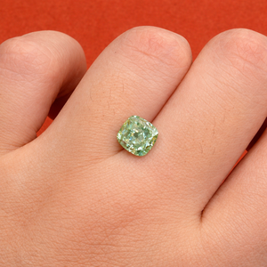 Diamant de laboratoire de 2,0 carats, taille coussin, vert vif fantaisie, percé au laser, certifié IGI, diamant non monté pour bijoux - Product Image 2