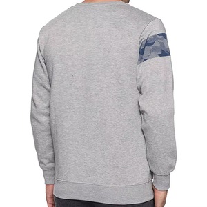 Sudadera de cuello redondo gris para hombre con estampado de camuflaje, corte regular, informal, de punto, de algodón, al precio más bajo. - Product Image 6