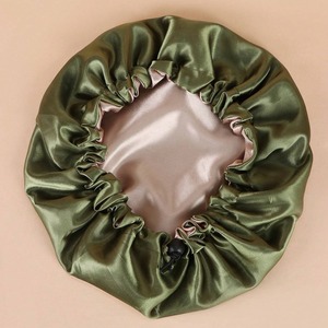 Bonnet de nuit en satin de soie personnalisé avec logo OEM, grand bonnet de sommeil, ensemble de chouchous, bonnet de nuit double face - Product Image 3