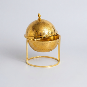 Bol à dattes de luxe en acier inoxydable martelé avec couvercle en dôme et support doré, idéal pour le Ramadan, l'Aïd et la décoration de la maison - Product Image 2