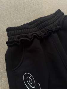 Pantalones cortos de chándal largos con estampado gráfico de alta calidad para hombre, estilo urbano, holgados, hasta la rodilla, de pierna ancha - Product Image 3