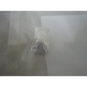 AMAT 0021-13498 Tornillo Cativo, Abrazadera Vespel - Equipo y Piezas de Semiconductores de Confianza de Líderes Globales en el Sector - Product Image 2
