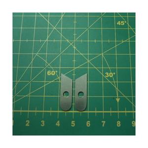 93-415504-49/000 PIÈCES DE MACHINE DOMESTIQUE DE SURVERROUILLAGE DE COUTEAU INFÉRIEUR - Product Image 1