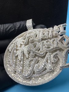 Colgante de Plata de Ley con Moissanita Redonda Brillante, Estilo Hip Hop de Lujo, Joyería para Raperos, Chapado en Oro de 18K, Personalizado - Product Image 4