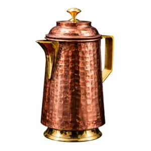 Carafe à eau en cuivre pur avec finition martelée, forme conique exquise, récipient de bien-être ayurvédique indien antique, carafe de luxe - Product Image 4