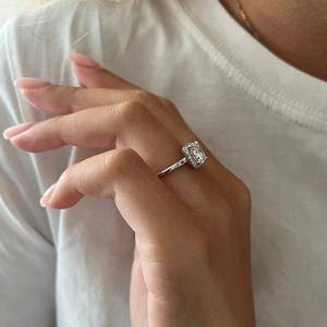 Bague de fiançailles avec diamant de laboratoire carré de 2 carats, taille coussin, double halo, or blanc 14K 18K, certifié IGI - Product Image 5