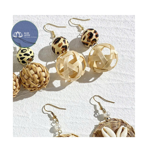 Pendientes de Ratán Hechos a Mano Ecológicos Glory, los Más Vendidos – Pendientes Colgantes de Paja Natural para Mujer - Product Image 1
