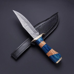 Couteau de survie multifonctionnel en acier Damas fait main de qualité supérieure, lame fixe OEM, pour camping et extérieur, avec manche en bois exotique et résine - Product Image 5