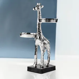 Porte-bougie en métal artisanal artistique avec impression en relief pour la décoration de la maison de Noël moderne et traditionnelle - Product Image 3