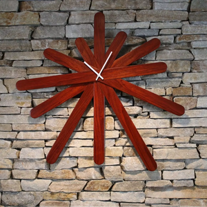 Reloj de pared rojo de madera de alta calidad, reloj de pared de madera para hogares de lujo, reloj de pared moderno minimalista, reloj de pared rústico moderno - Product Image 1