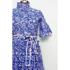 Vestido Maxi de Algodón Hecho a Mano, Transpirable, Casual, Vintage, para Uso Diario, de Corte Holgado, con Estampado Floral en Bloques, Cuello Redondo y Manga Larga, Cintura Natural - Product Image 4