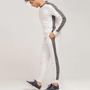 Conjunto Deportivo de Invierno para Hombre, Color Negro, Sudadera de Manga Larga con Cuello Redondo, Pantalones Deportivos con Cordón y Logotipo Frontal, Ropa Deportiva Informal de Punto - Product Image 4