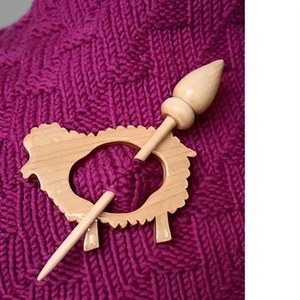 Épingles à châle en bois, marqueurs de mailles ronds, supports de ciseaux faits à la main pour le travail du fil et des écharpes - Product Image 3