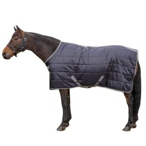 Proteja su caballo con alfombras estables para interiores que son fáciles de limpiar y construidas para la comodidad en climas fríos - Product Image 1