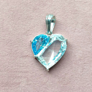 Colgante de Diamante en Forma de Corazón Azul y Blanco en Oro Blanco, Elegante Collar de Corazón de Dos Tonos para Mujer, Joyería Fina de Lujo Cultivada en Laboratorio - Product Image 3