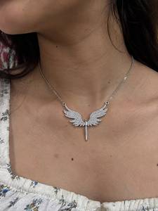 Collier tendance avec pendentif ailes d'ange en argent sterling 925 et moissanite, chaîne maille forçat plaquée rhodium blanc - Product Image 6
