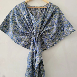 Nuevo Kimono Elegante Informal con Estampado Floral, Hecho a Mano en Azul Índigo, con Estampado Ajrakh, de Algodón Puro para Mujer - Product Image 1