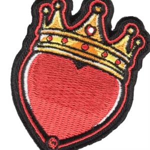 Meilleure Vente : Patch brodé Cœur Rouge avec Couronne Dorée, à coudre, en tissu sergé, bordure Merrow, adhésif, pour chapeaux - Product Image 4