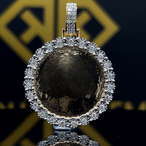 Pendentif Hip Hop en Argent Sterling 925 avec Moissanite VVS et Diamant Taillé en Lettre, Disponible avec Design Personnalisé pour Hommes et Femmes XL - Product Image 1