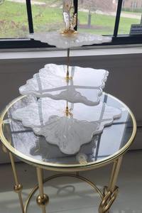 Support à gâteau décoratif en résine pour une présentation élégante des gâteaux, accessoire indispensable pour la décoration de gâteaux pour les fêtes d'anniversaire et les mariages, provenant d'Inde. - Product Image 5