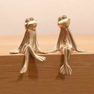 Figurine de chat en laiton, sculpture animale faite à la main, design traditionnel, décoration de table pour salon - Product Image 2