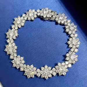 Pulsera con Dijes de Flores y Diamantes Chapada en Oro Blanco, Joyería Fina Chapada en Oro de 14K para Mujer, Regalo para Fiesta - Product Image 6