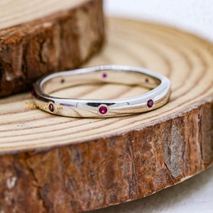Anillo de Plata de Ley 925 con Rubíes Naturales Dispersos, Joyería Memoria, Venta al Por Mayor - Product Image 6