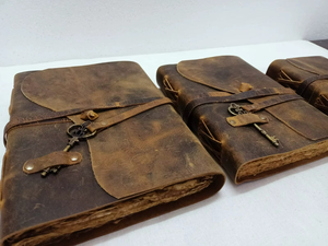 Cuadernos de Cuero de Estilo Antiguo Hechos a Medida con Encuadernación Térmica, Tamaño A4, Tapa Dura, Papeles de Algodón Hechos a Mano para Regalo o Reventa - Product Image 2