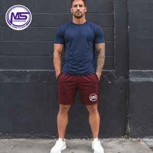 Shorts Bermuda pour homme en tissu écologique bordeaux uni, à séchage rapide, avec taille élastique, vêtements de sport décontractés - Product Image 3