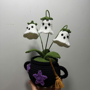 Pot de fleurs fantômes au crochet, pot d'Halloween au crochet, poupée fantôme en crochet faite à la main, joli ornement de plante en pot, cadeau d'Halloween - Product Image 3