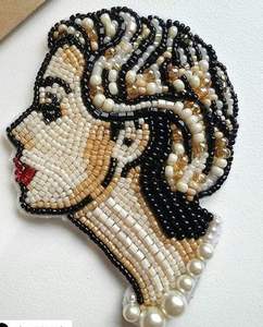 Broche artisanale élégante, bijoux de mode pour femmes à prix abordable - Product Image 1