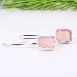 Boucles d'oreilles pendantes minimalistes en argent sterling avec quartz rose brut, bijoux en pierres précieuses naturelles - Product Image 3