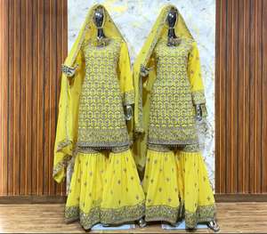 Ropa de invierno de diseñador Georgette Gharara Plazo Salwar Kameez con bordado delantero-trasero Zarkan Stones Heavy Dupatta en estilos duales - Product Image 4