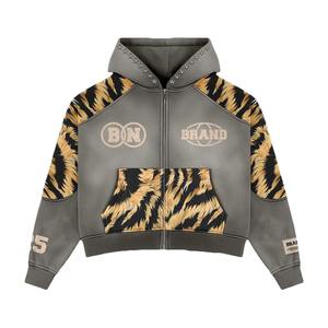 Survêtement personnalisé avec impression sérigraphique effet soleil, matière de qualité supérieure, look tendance pour le streetwear ou les tenues décontractées, unisexe. - Product Image 4