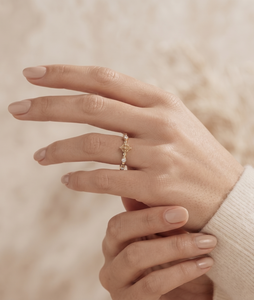 แหวนทอง 14k แบบมินิมอลประดับเพชรแบบปาเว่ สำหรับขายส่ง เหมาะสำหรับงานแต่งงานและงานปาร์ตี้ แหวนเรียบหรูสำหรับผู้หญิง - Product Image 6