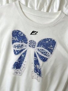 เสื้อสเวตเชิ้ตคอกลมลายกราฟิกโบว์สำหรับผู้หญิง แขนยาว แขนเสื้อตัดสี ลำลอง สวมใส่สบาย ผ้าฟลีซนุ่ม แฟชั่นสตรีทแวร์ เสื้อฮู้ดดี้ - Product Image 4