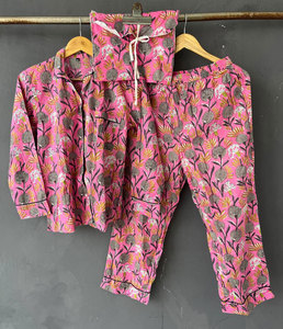 ชุดนอนพิมพ์ลายทันสมัย ผ้าฝ้ายนุ่ม ชุดนอนสองชิ้น ชุดลำลองใส่บ้าน - Product Image 1